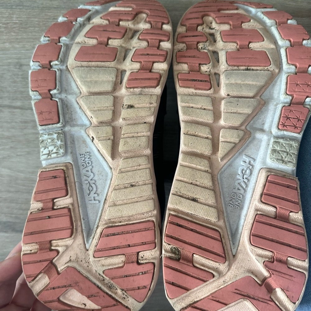 Hoka sneakers size 10.5 - Picture 2 of 10